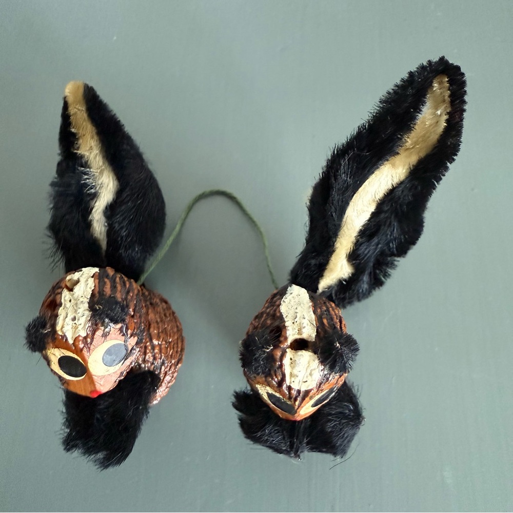Vintage handmade Skunks - Picture 2 of 6